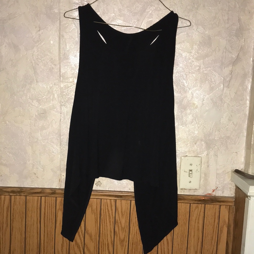 Really cool sleeveless black top